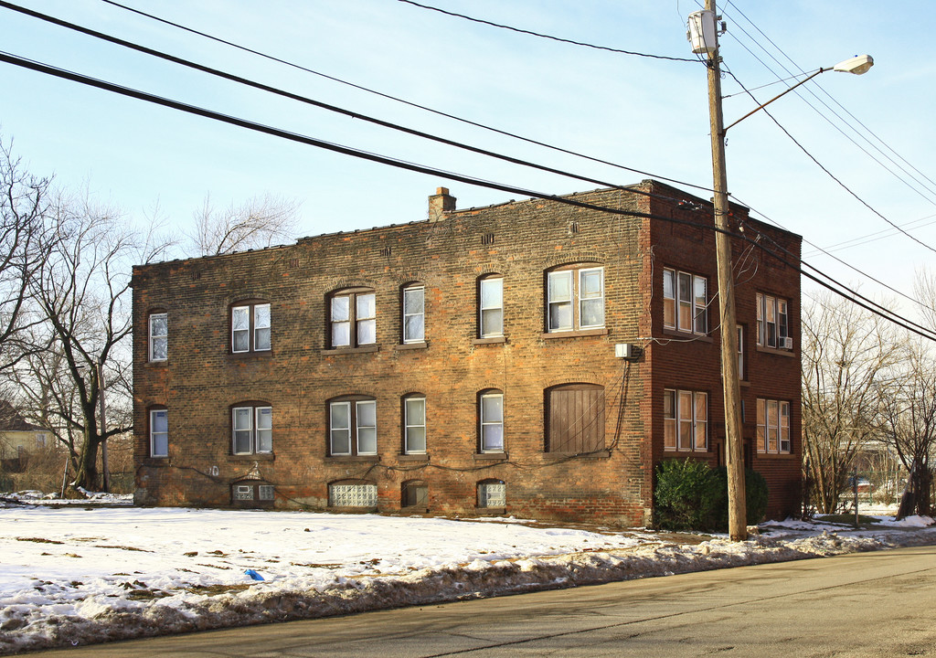 14104 Aspinwall Ave in Cleveland, OH - Building Photo