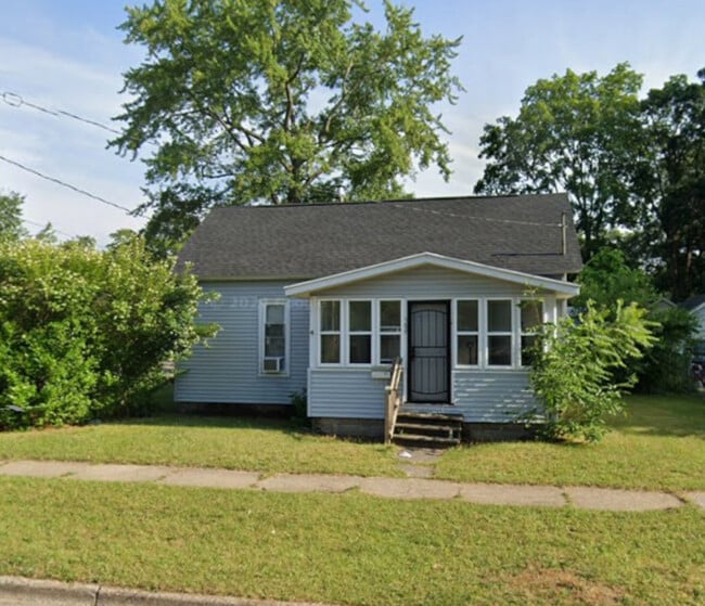 property at 589 E Isabella Ave