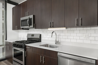 57 E 14th St, Unit 1105 in Chicago, IL - Building Photo - Building Photo