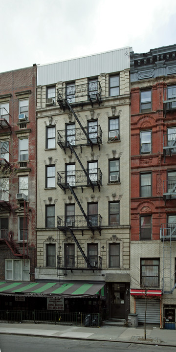 24 Saint Marks Pl in New York, NY - Foto de edificio