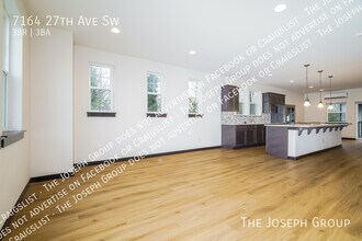 7164 27th Ave SW in Seattle, WA - Building Photo - Building Photo
