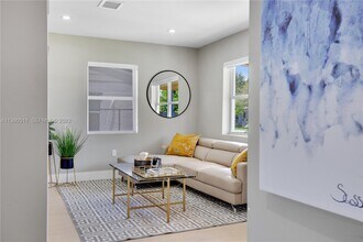 6428 SW 23rd St in Miami, FL - Foto de edificio - Building Photo