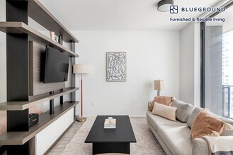 230 NE 4th St in Miami, FL - Building Photo - Building Photo