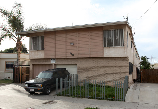 925 Walnut Ave in Long Beach, CA - Building Photo - Building Photo