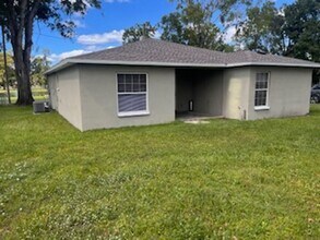 106 Drake St in Plant City, FL - Building Photo - Building Photo