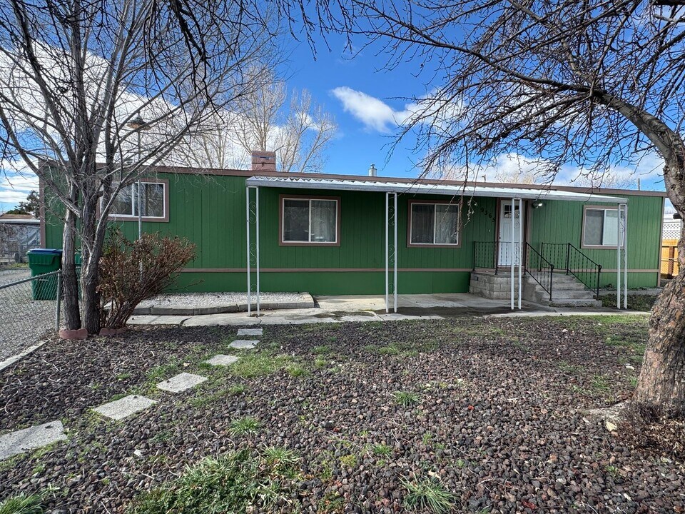 9365 Fleetwood Dr in Reno, NV - Building Photo