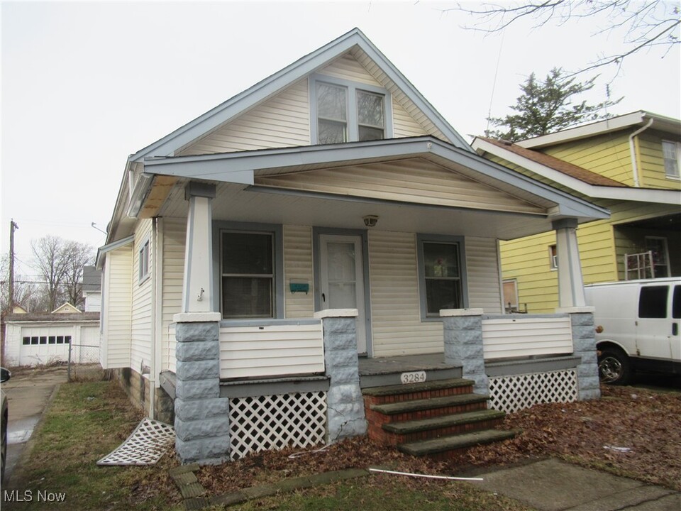 3284 W 127th St in Cleveland, OH - Building Photo