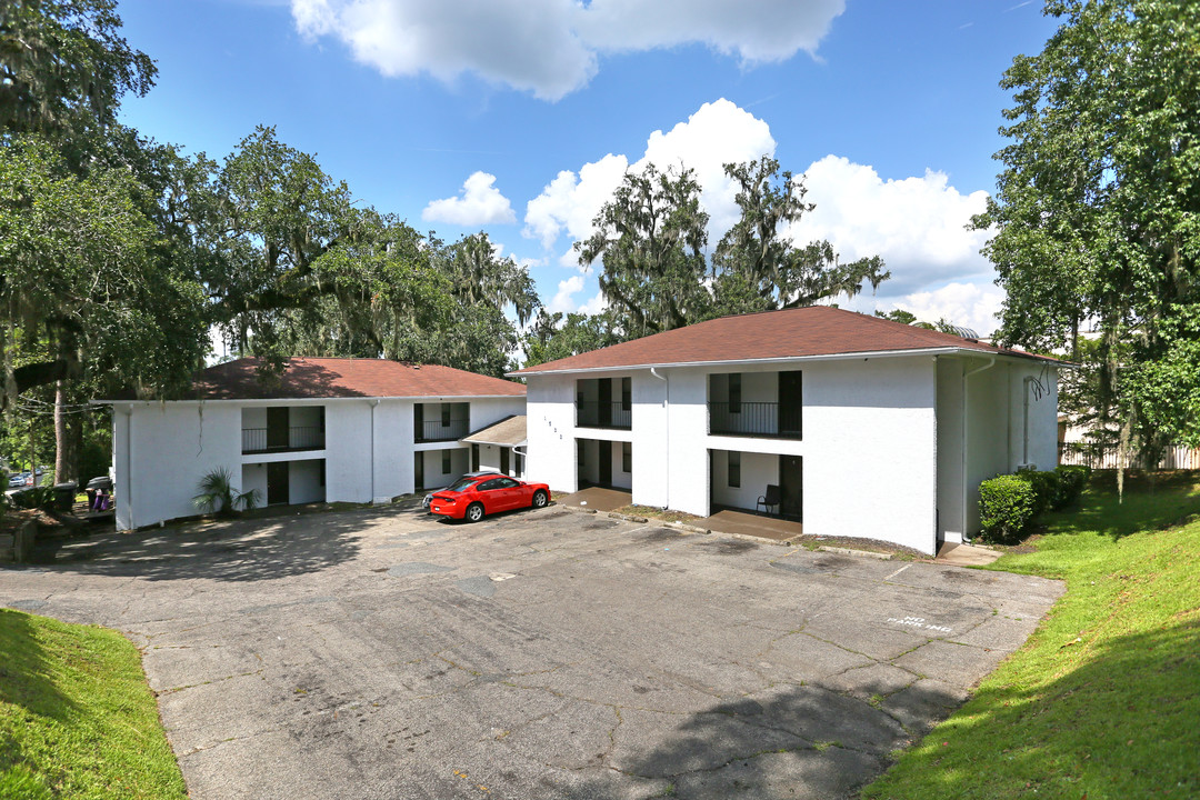 1533 S Bronough St in Tallahassee, FL - Foto de edificio