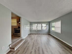 7333 Roslyn Rd in Jacksonville, FL - Foto de edificio - Building Photo