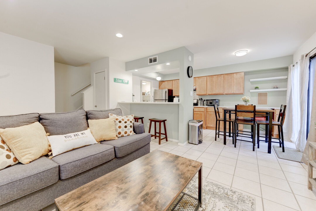 6005 Cougar Dr in Austin, TX - Building Photo