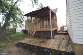 548 S Marlyn Ave in Essex, MD - Building Photo - Building Photo