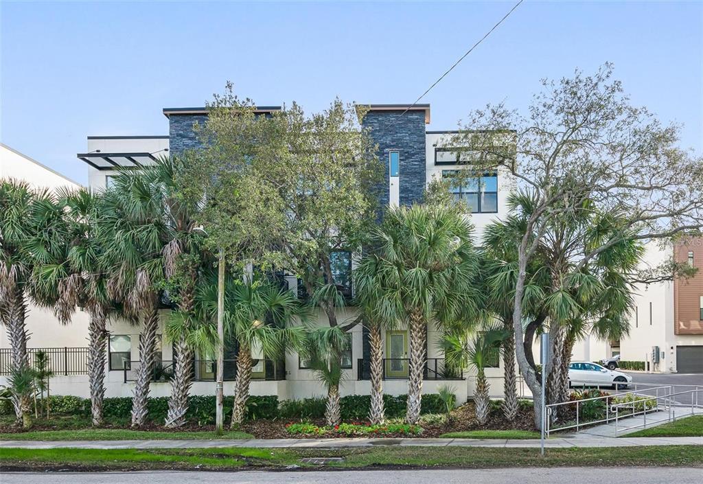 4810 W McElroy Ave in Tampa, FL - Building Photo