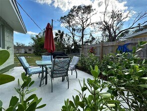 50 Euclid Ave in Englewood, FL - Building Photo - Building Photo