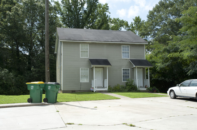 95-99 Lily Dr in Winder, GA - Foto de edificio - Building Photo