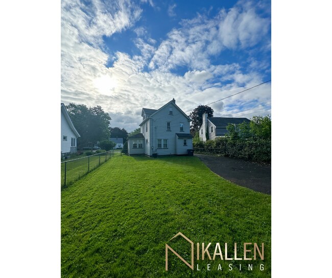 125 Kiniry Dr in Irondequoit, NY - Building Photo - Building Photo
