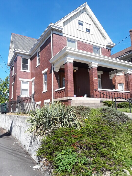 2401 Fairview Ave, Unit #2401 #1 in Cincinnati, OH - Building Photo