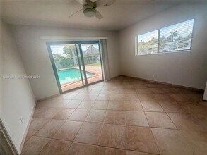 2730 NE 7th St in Pompano Beach, FL - Building Photo - Building Photo