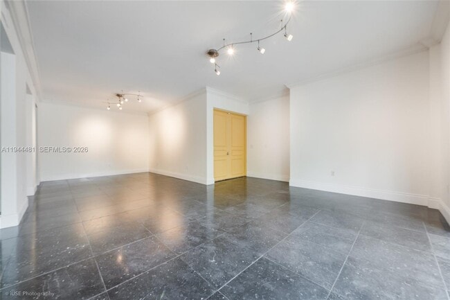 650 Valencia Ave in Coral Gables, FL - Building Photo - Building Photo