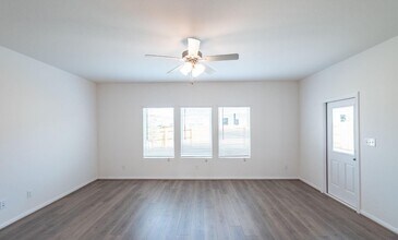 2307 Stonewater Cove in Texas City, TX - Building Photo - Building Photo