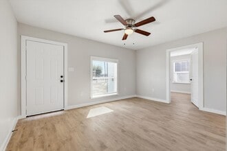 2859 Marjorie Ave in Dallas, TX - Foto de edificio - Building Photo