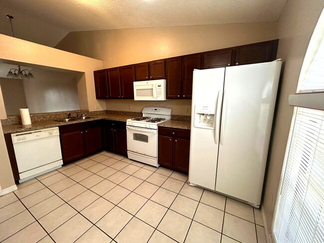 3112 Headdress Dr in Kissimmee, FL - Building Photo - Building Photo