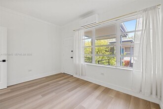 4710 Pine Tree Dr in Miami Beach, FL - Foto de edificio - Building Photo