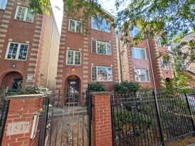 1547 W Walton St in Chicago, IL - Building Photo