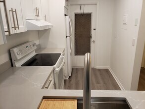 2081 S Ocean Dr, Unit 2081 South Ocean Dr. #209 in Hallandale Beach, FL - Foto de edificio - Building Photo