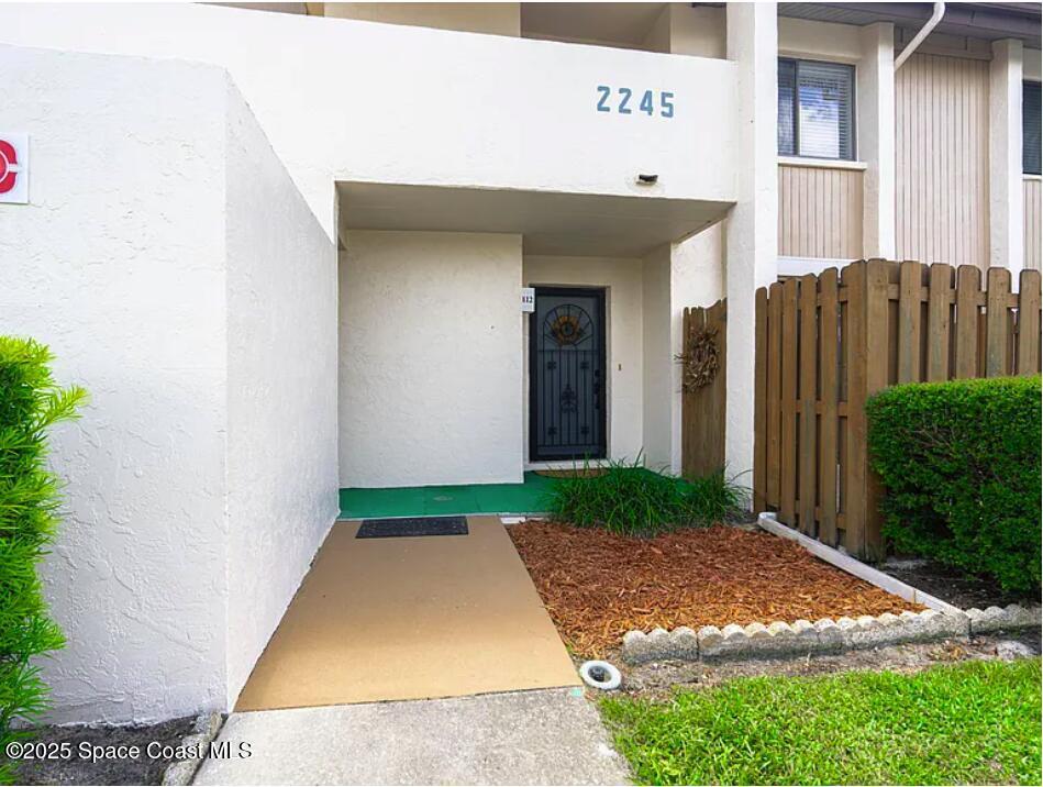 2245 Golf Isle Dr in Melbourne, FL - Building Photo