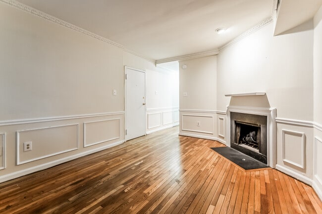 1804 Swann St NW in Washington, DC - Building Photo - Building Photo