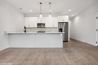 418 E Oakwood Blvd in Chicago, IL - Building Photo - Building Photo