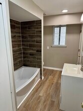 1155 Maple St, Unit 2F in Wyandotte, MI - Building Photo - Building Photo