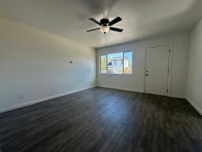 827 16th St in Sparks, NV - Building Photo - Building Photo