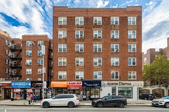 Traymore Apartments in Forest Hills, NY - Building Photo - Building Photo