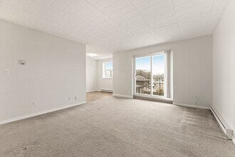 Sandilands Tower in Windsor, ON - Foto de edificio - Building Photo