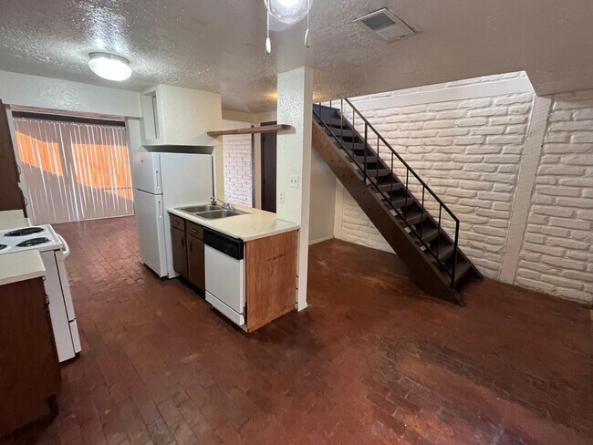 704 Truman St NE-Unit -18 in Albuquerque, NM - Building Photo - Building Photo