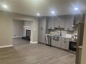 3891 Artist View Dr in Decatur, GA - Building Photo - Building Photo