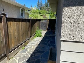 3021 10 St NW in Calgary, AB - Building Photo - Building Photo