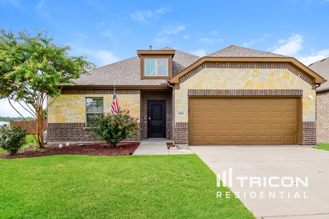 509 Dogwood Dr in Greenville, TX - Building Photo