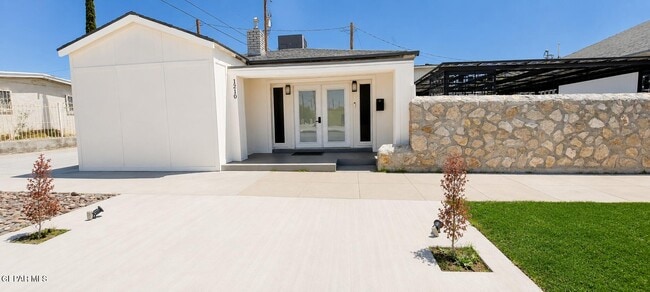 property at 1210 N Luna St