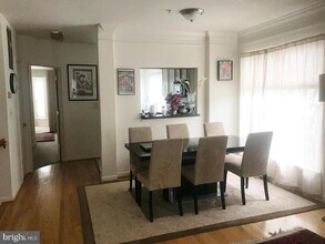 1597 Leeds Castle Dr in Vienna, VA - Building Photo - Building Photo
