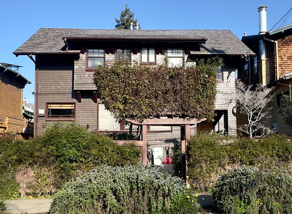 2733 Russell St, Unit B in Berkeley, CA - Foto de edificio