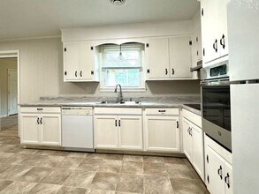 868 Watts Dr in Sumter, SC - Building Photo - Building Photo