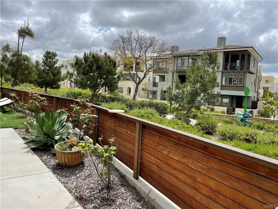 608 Cultivate in Irvine, CA - Building Photo