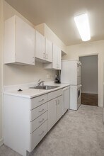 Mermont Plaza Apartments in Bryn Mawr, PA - Building Photo - Interior Photo