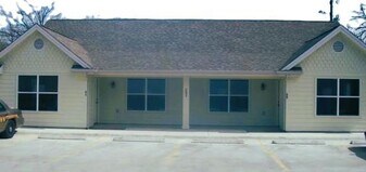 203 Railroad St in Buda, TX - Building Photo