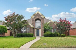 4717 Bear Run Dr in Plano, TX - Building Photo