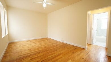 2349 N Drake Ave, Unit 2349-3 in Chicago, IL - Foto de edificio - Building Photo