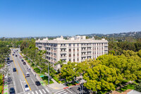 425 N Maple Dr in Beverly Hills, CA - Foto de edificio - Building Photo