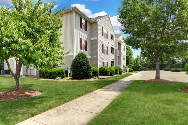 Foxridge Apartments in Durham, NC - Building Photo - Building Photo